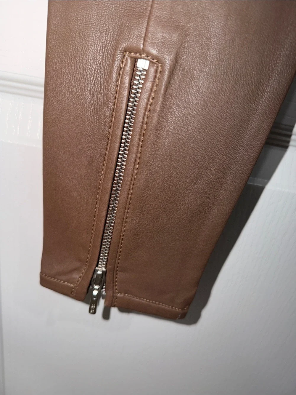 Luxurious Escada 100% lamb leather pants rich brown zipper detail 38/6 vintage